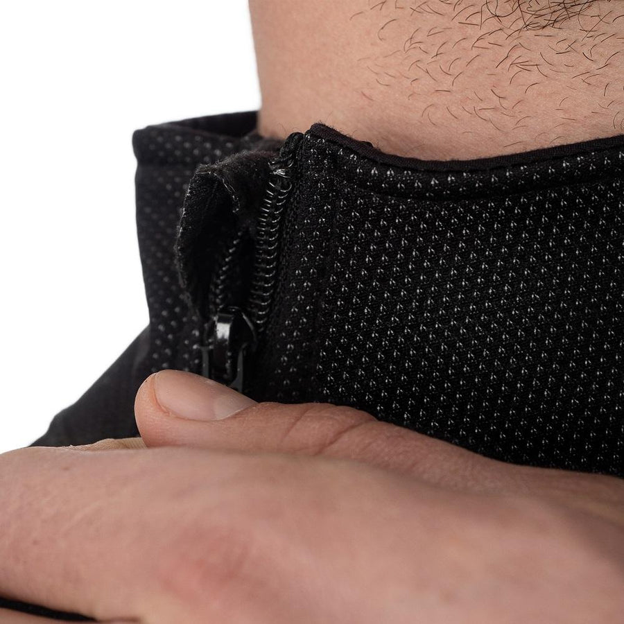 STRAT DE BAZĂ SECOND SKIN, material din plasă de poliester respirabil, durabil și elastic; amestec cu spandex, pentru maximum de mișcare și confort
