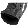 GEACĂ MOTO NEAGRĂ DE PIELE TRANSPORTER, piele naturala de vacă de calitate superioară, de 1,3 mm, cu câteva panouri perforate, două buzunare, piept și spate vătuite, dublură interioară detașabilă tip vestă, matlasată, rezistentă la apă, cu 2 buzunare interioare, protecții detașabile certificate CE la spate, coate și umeri 