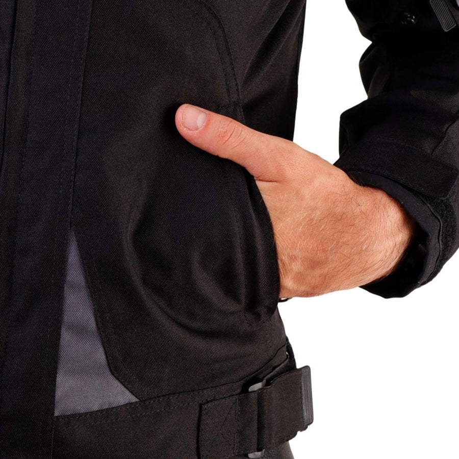 GEACĂ MOTO TEXTILĂ VLAD, IMPERMEABILĂ, protecții detașabile certificate CE la umeri, coate și spate, Țesătură poliester 600D foarte durabilă și rezistentă la abraziune, patru prize de aer cu fermoar